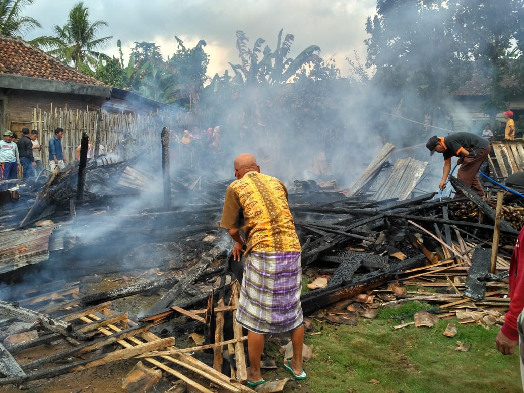 Damkar Telat, Rumah Mukhlisin Ludes Dilalap Si Jago Merah