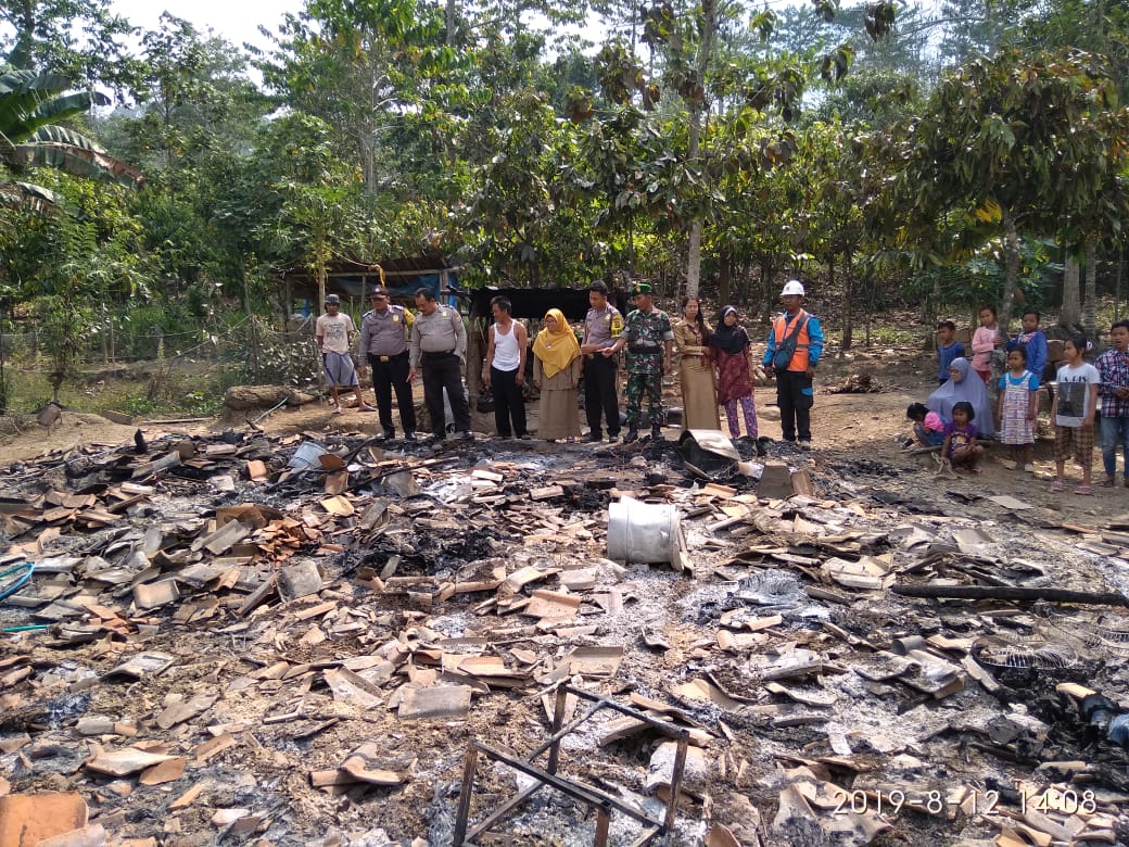 Damkar Datang, Rumah Rusmawan Sudah Jadi “Arang”