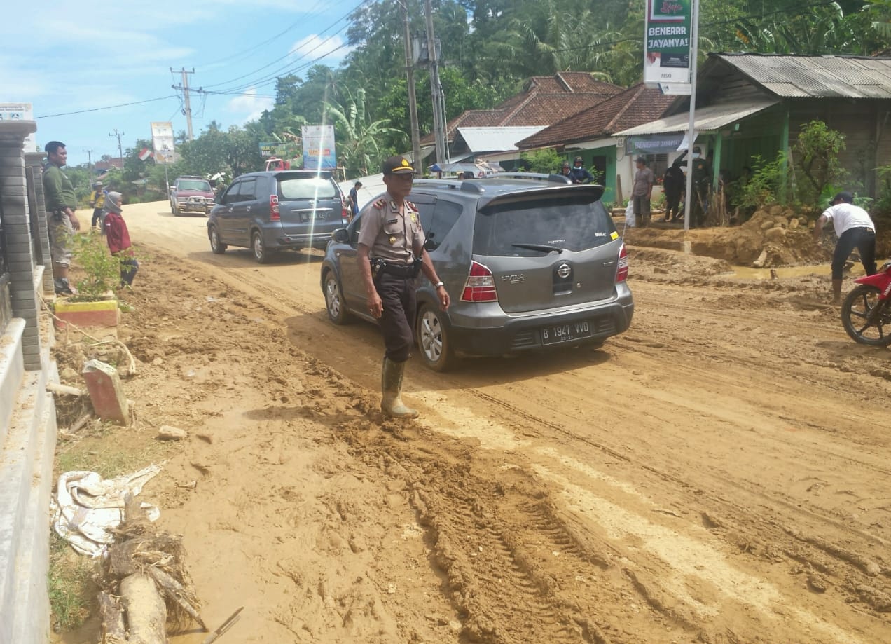 Berangsur Normal , Kini Ruas Jalinbar Sedayu Sudah Bisa Dilalui Semua Kendaraan