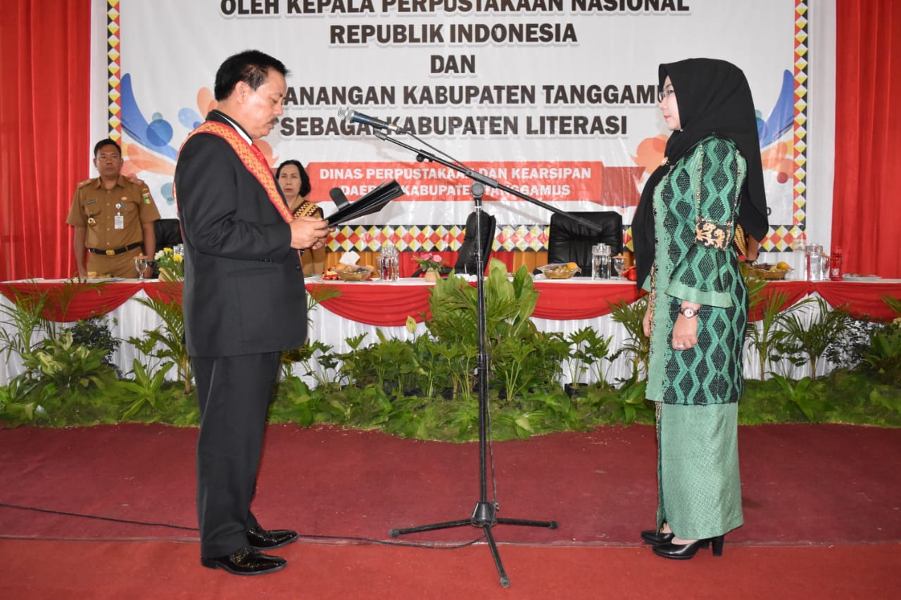 Pertama di Lampung, Bunda Dewi Dikukuhkan Sebagai Bunda Literasi