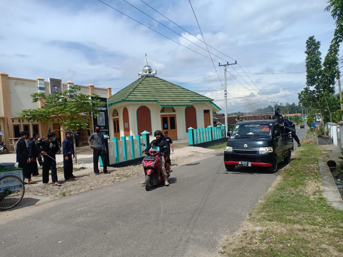 Padepokan Silat Disemprot Disinfektan