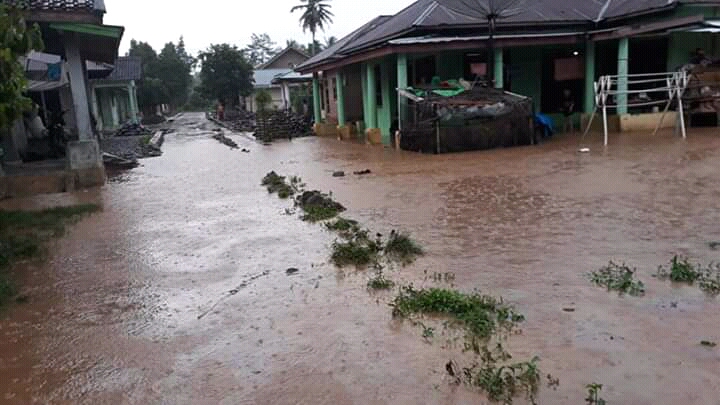 Way Semuong Kembali Meluap, Dua Pekon Terendam Banjir