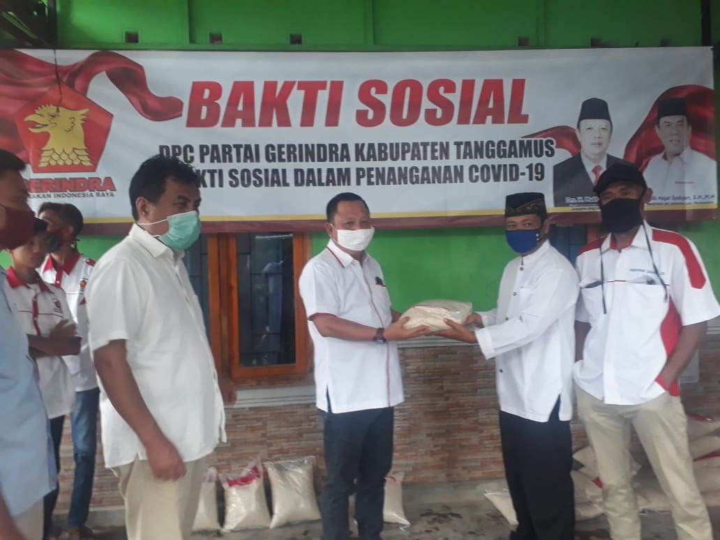 Peduli Dampak Covid 19, DPC Gerindra Tanggamus Salurkan 2 Ton Beras