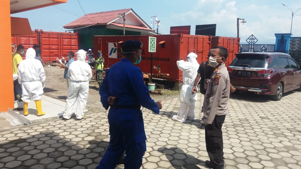 Tim Medis Ambil Sampel Swab di Kantor PT Pelindo Stasiun Kepanduan Kotaagung