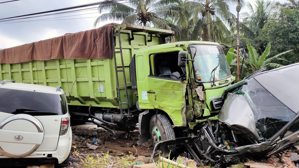 Laka Beruntun, Fuso Tabrak Enam Kendaraan Sekaligus