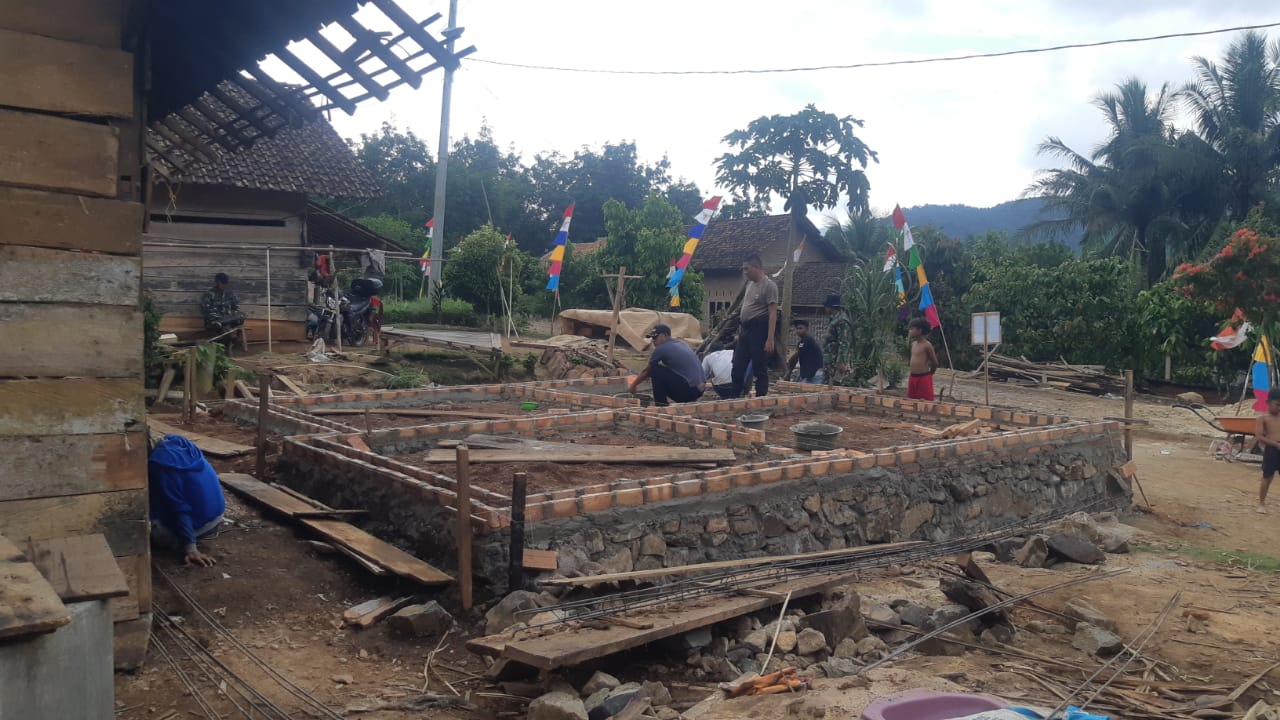 Selain Jalan, TMMD Juga Bedah Rumah Warga