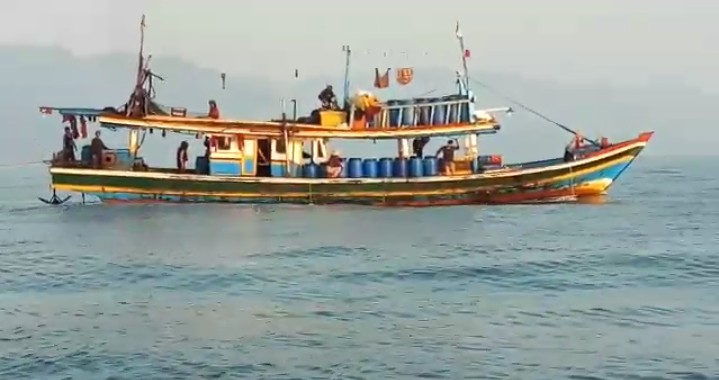 Kapal Trawl Beroperasi di Teluk Semaka, Nelayan Lokal Resah