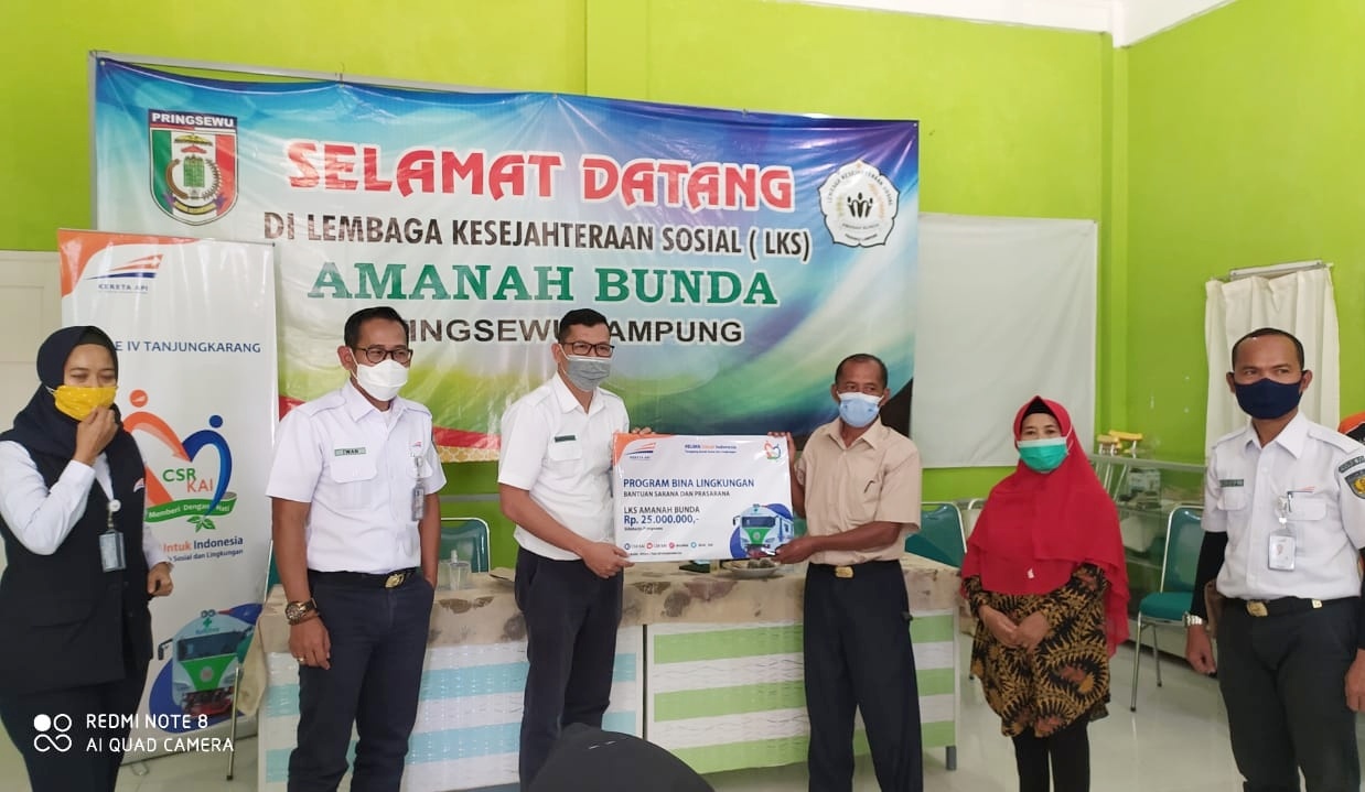 PT. KAI Bantu Program Pendidikan dan MCK