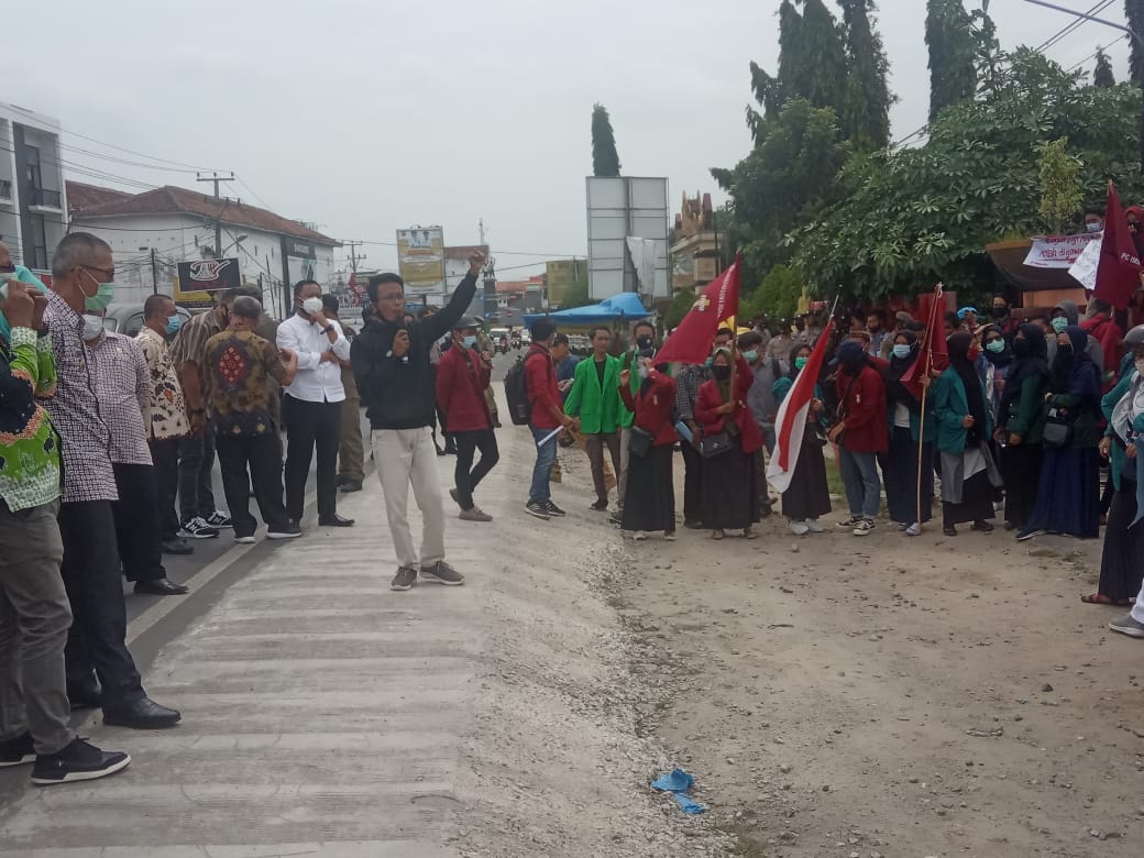 Selain Omnibuslaw, Mahasiswa Kritik Pembinaan ASN