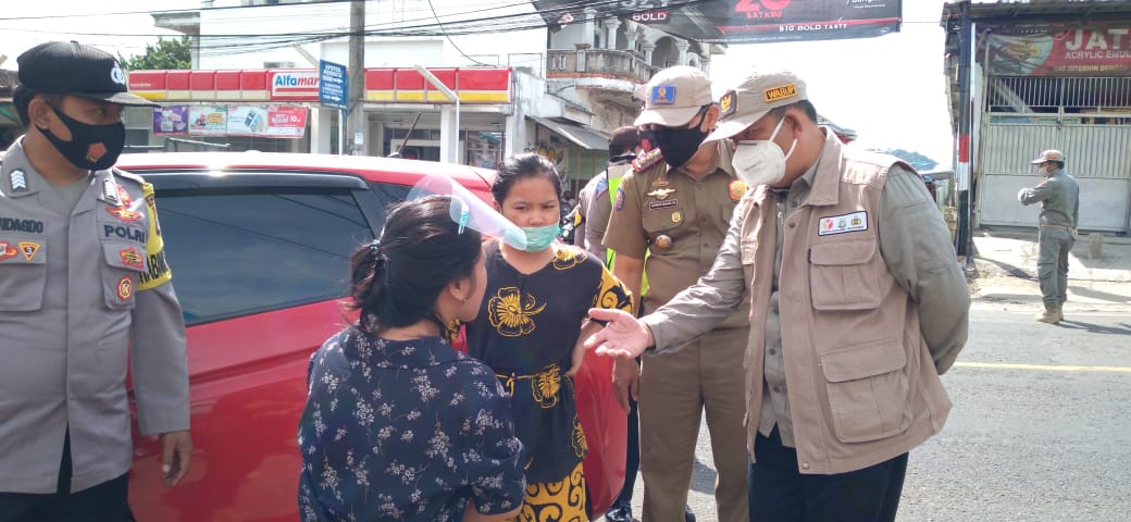 Tak Pakai Masker, Puluhan Pelanggar Nyapu Pasar