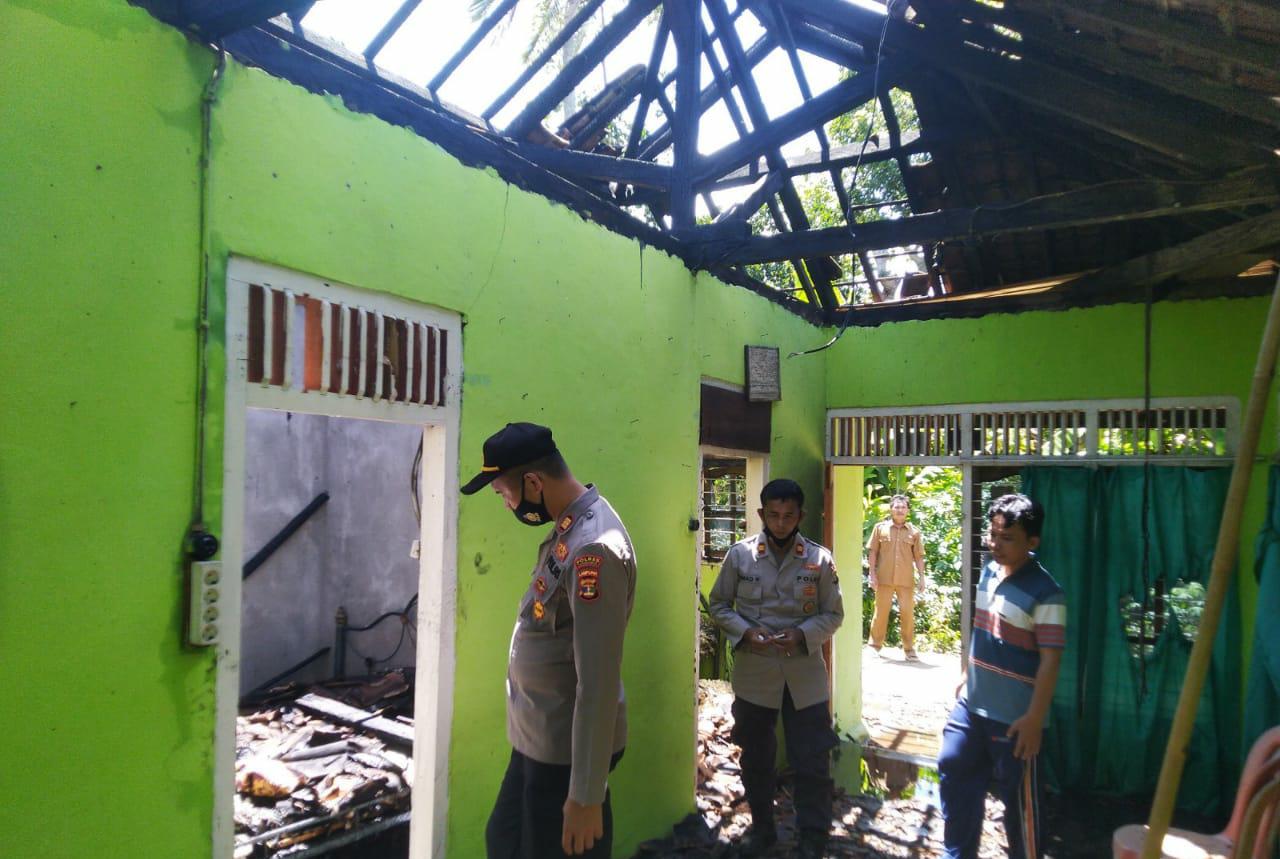 Korsleting Listrik,Rumah Alpian Terbakar