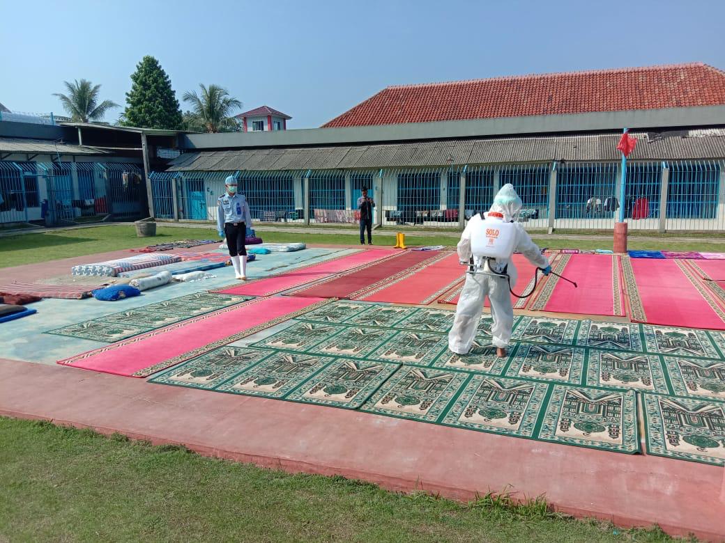 Jelang Idul Fitri Kamar Warga Binaan Lapas Kotaagung Disemprot Disinfektan