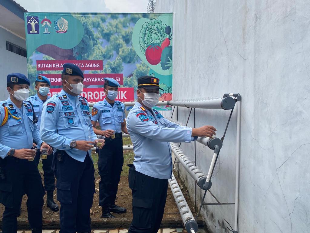 Taruna AKIP Budidayakan Tanaman Hidroponik di Rutan Kota Agung