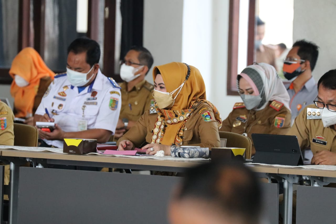 Lampung Kekurangan Vaksin dan Tabung Oksigen