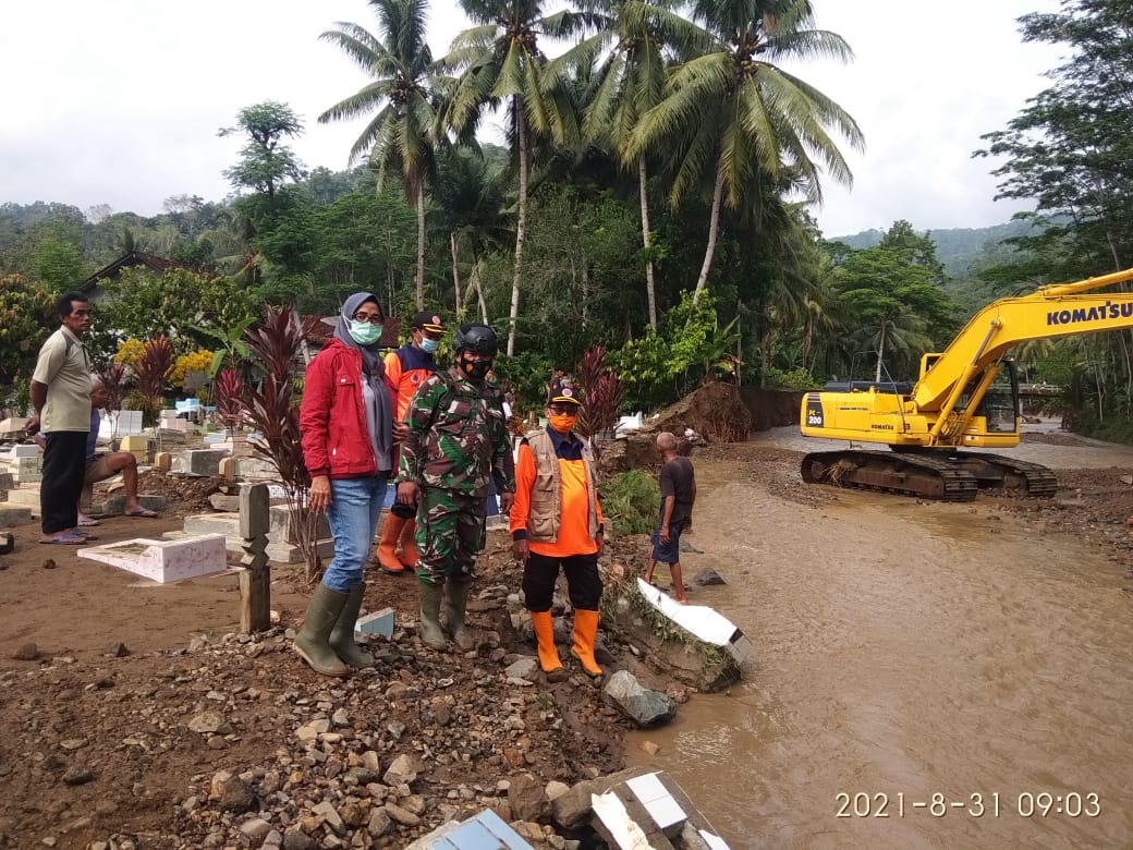 Tanggul Jebol, Ratusan Rumah di Semaka Terendam Banjir