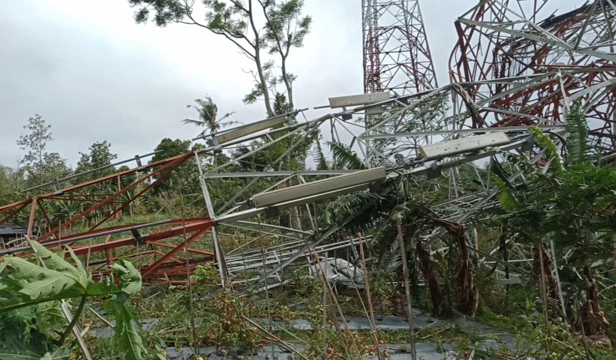 Angin Kencang, Tower Telkomsel Tumbang