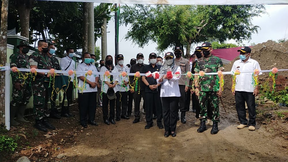 Bupati Resmikan Badan Jalan Hasil Karya Bakti TNI