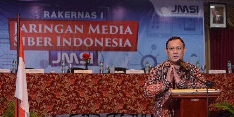 Agama Menganjurkan Kita untuk Berkaca Lebih Banyak