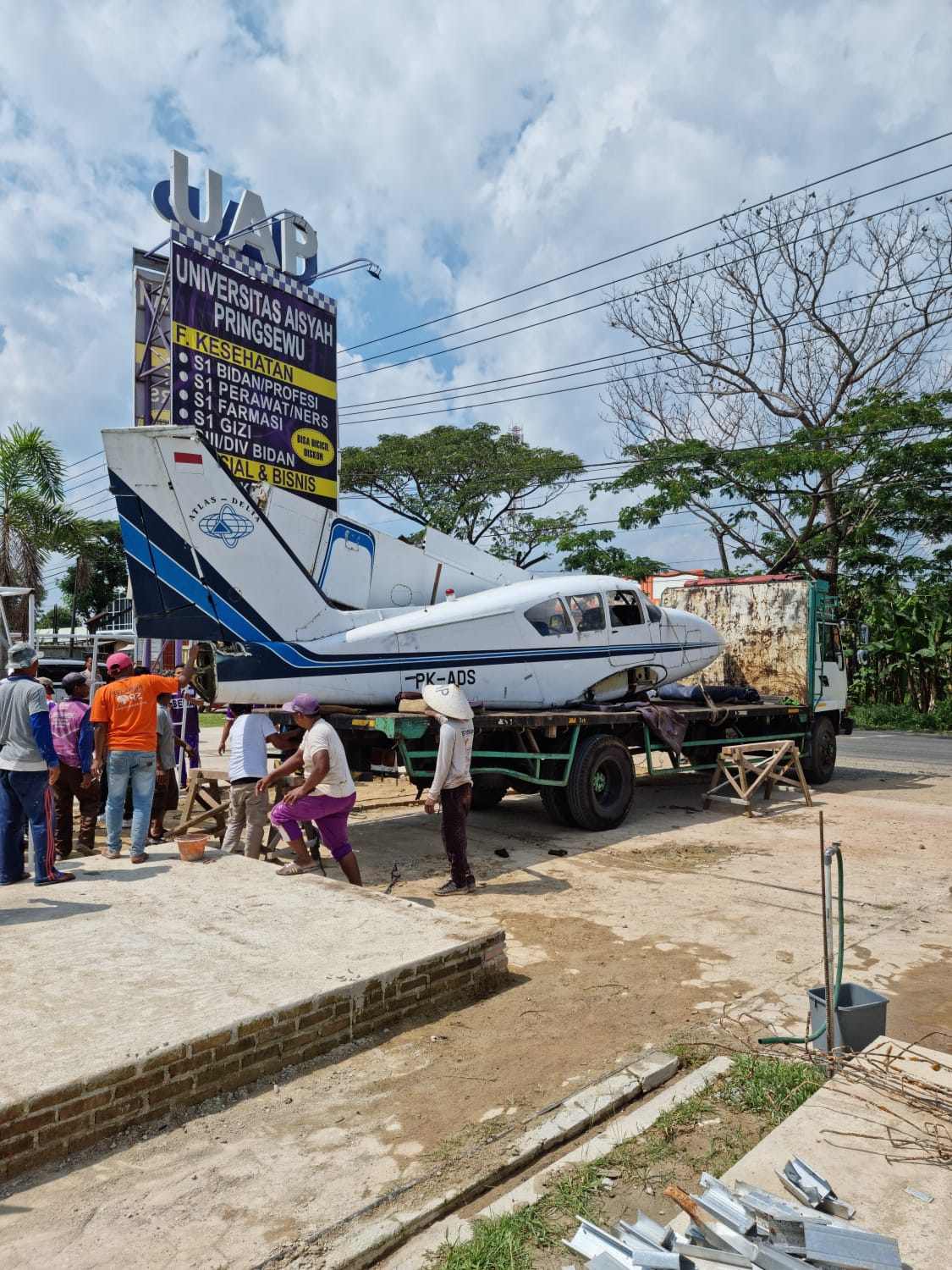 Universitas Aisyah Pringsewu beli Pesawat