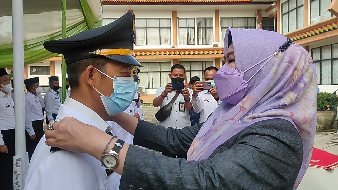 Bupati Tanggamus Lantik Tiga Camat, Satu Lurah dan 71 Kepala Sekolah