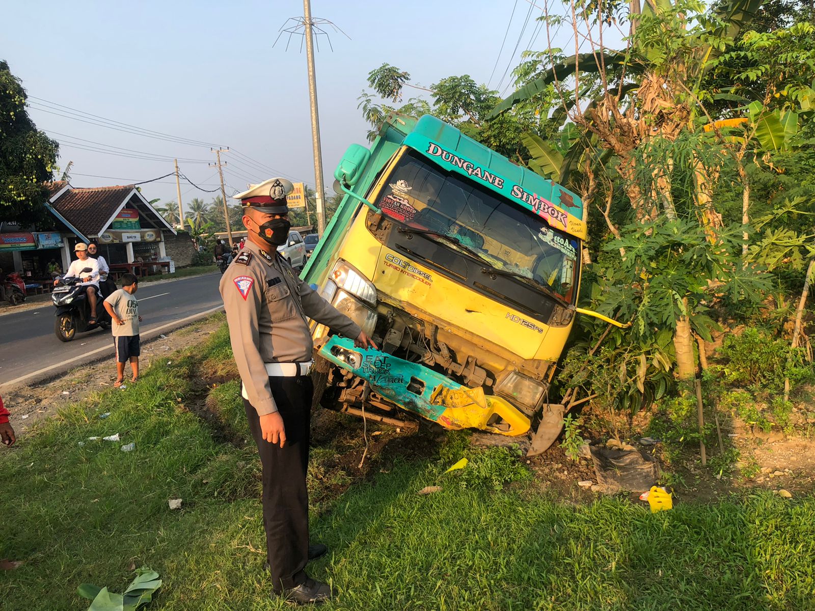 Kecelakaan Motor Vs Truk di Kalianda, Dua Orang Tewas