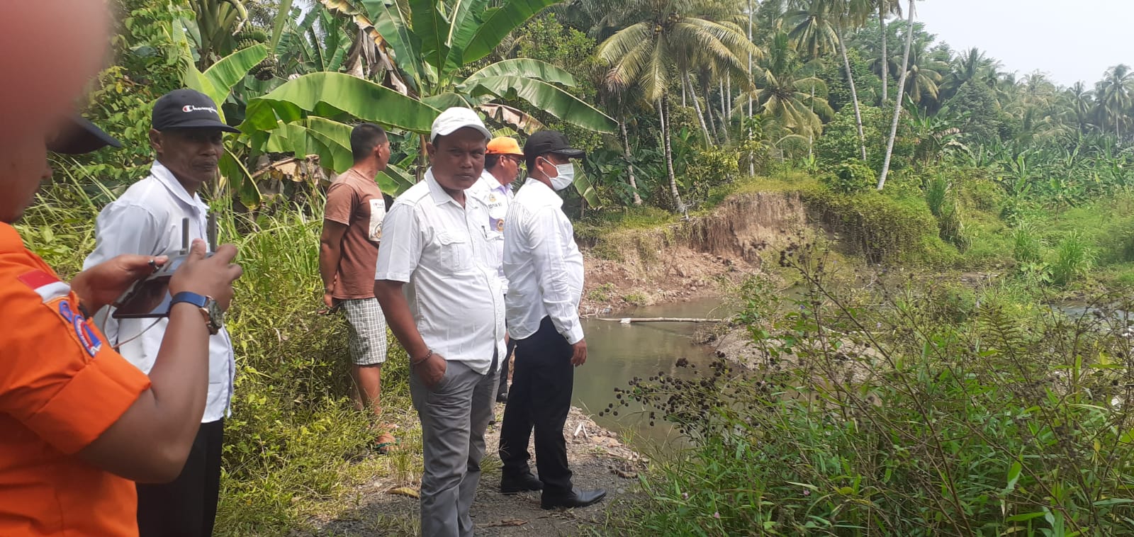 Didampingi Camat, BPBD Tanggamus Tinjau Kondisi Sungai di Wilayah Wonosobo