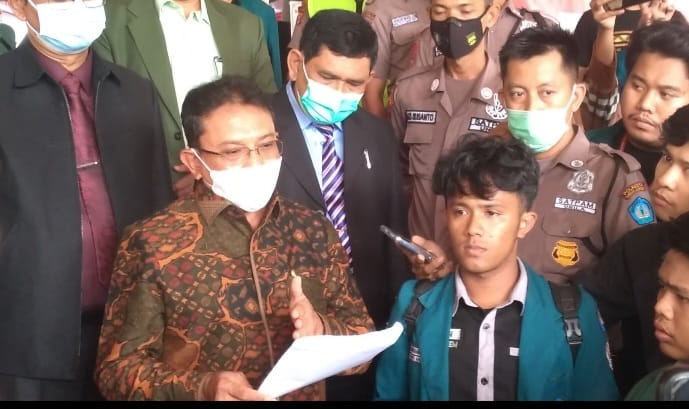 Plt. Rektor Unila Disambut Demo Mahasiswa