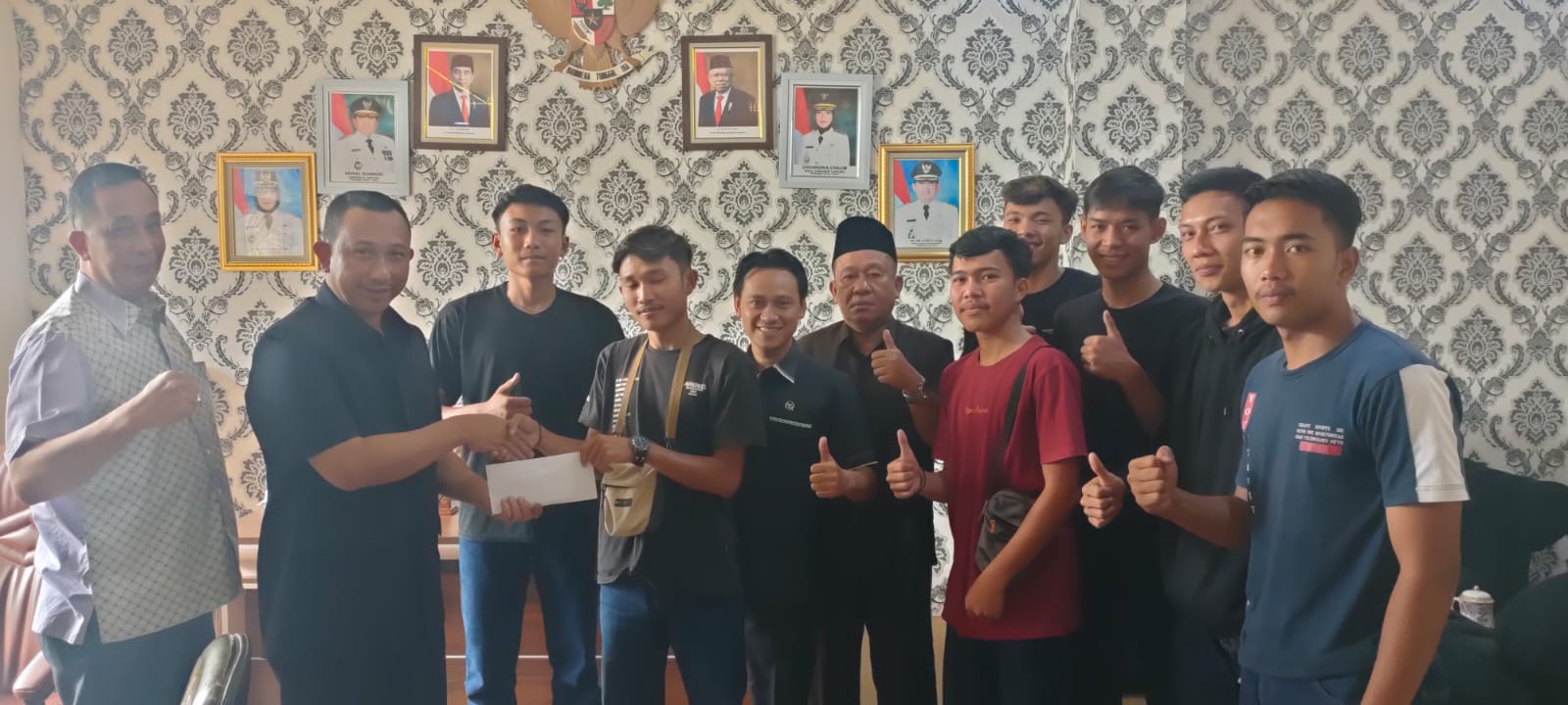 Raih Juara I, DPC PKB Berikan Uang Pembinaan