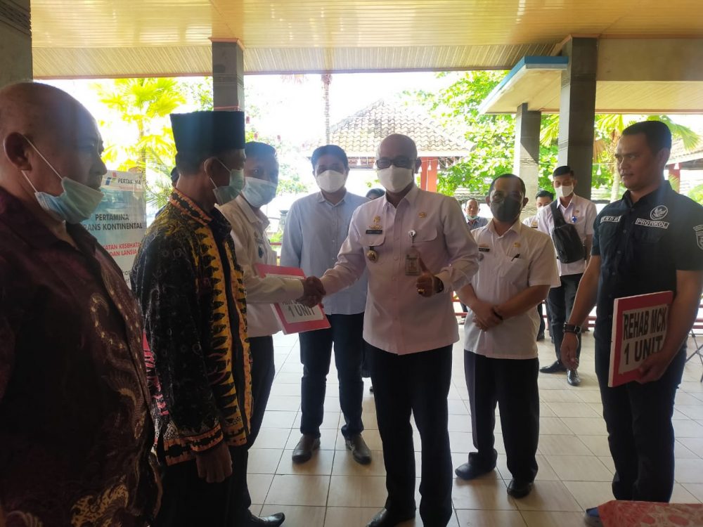 Nelayan Hingga Kader Posyandu Terima Bantuan