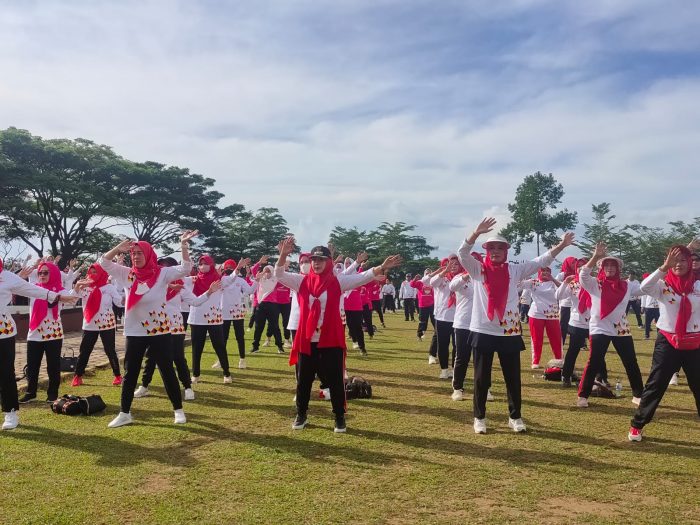 Peringati HUT Ke 51 Korpri, Bupati Senam Bersama Pegawai