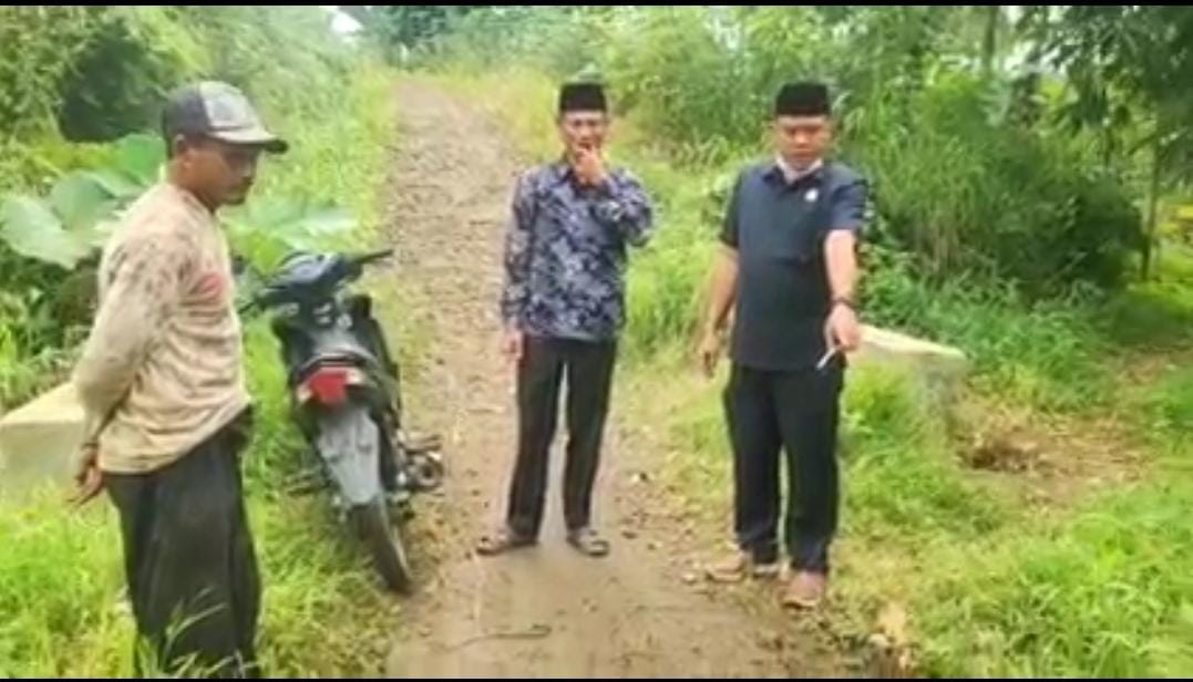 Irsi Jaya Janji Upayakan Perbaikan Jalan Sinarmulyo-Tanjungbegelung