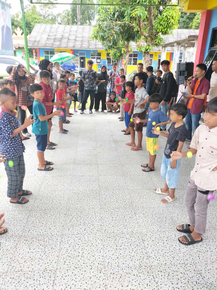 Ratusan Anak Ikuti Lomba Lato-lato