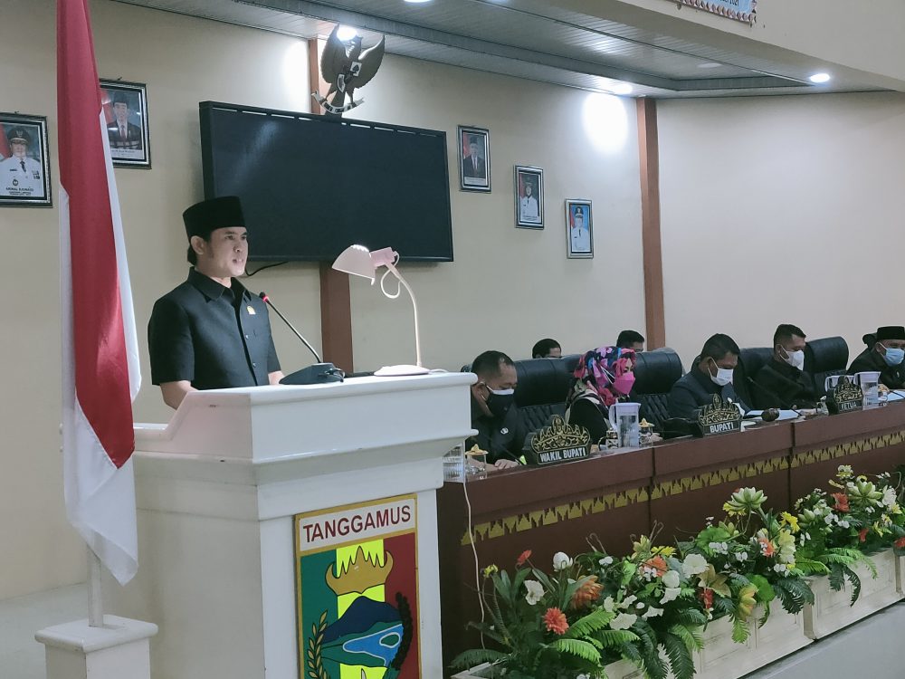 DPRD Tanggamus Sampaikan Dua Ranperda Inisiatif