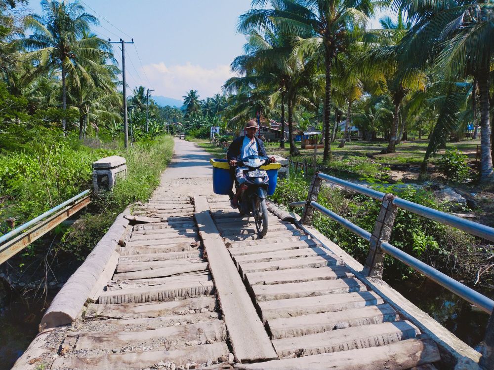 Warga Waynipah Berharap Dibangun Jembatan Permanen