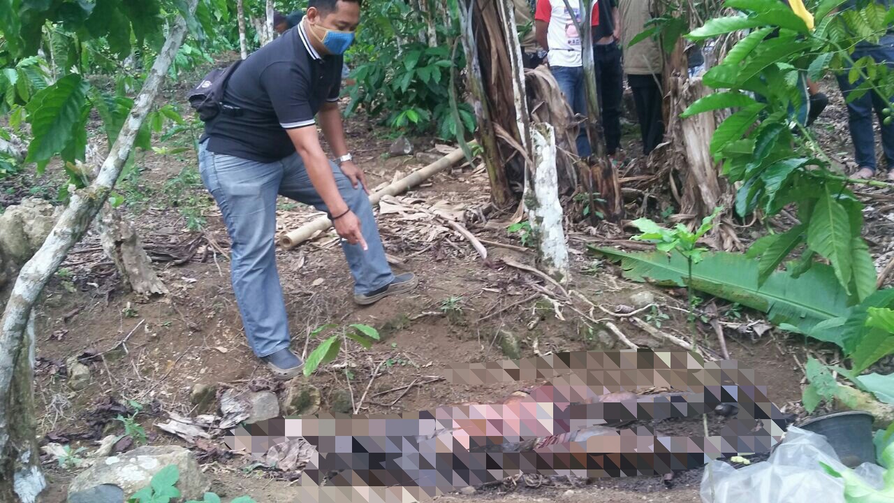 Warga Temukan Mayat Kakek Sudah Membusuk Ditengah Kebun