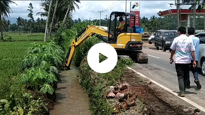 VIDEO!!! Jadi Penyebab Banjir, Irigasi Lakaran Dikeruk