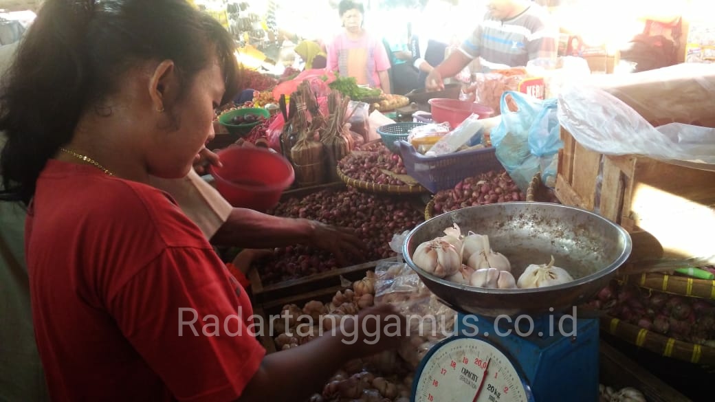 Buset, Harga Bawang Putih Kini Rp 60 Ribu Per Kg