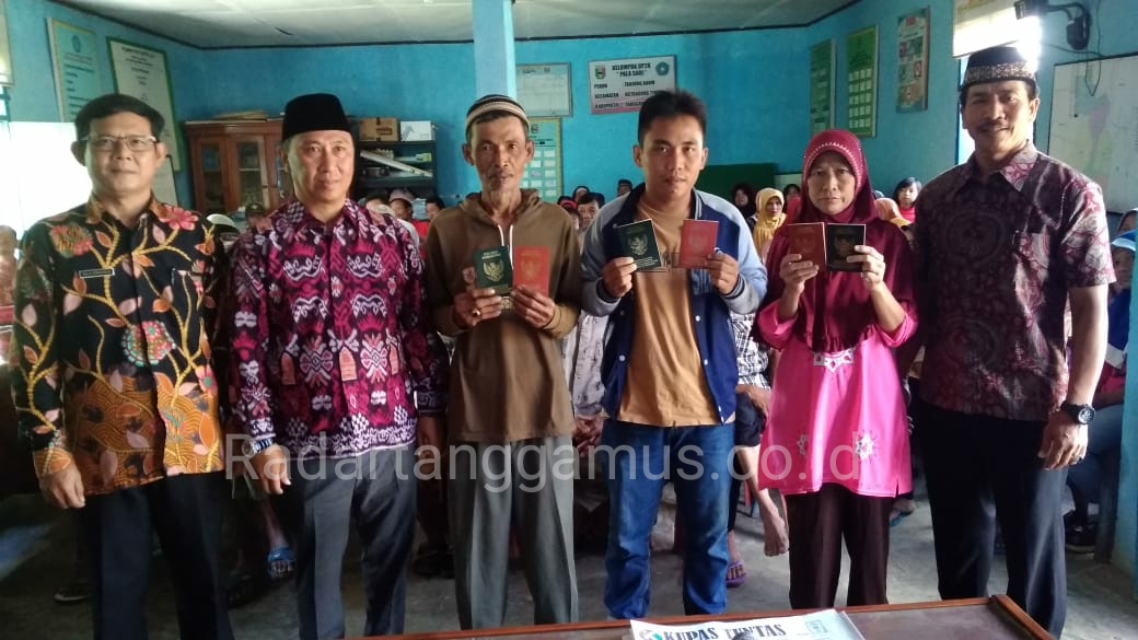 Lega, Puluhan Tahun Menikah, Sanuri DKK Akhirnya Punya Buku Nikah