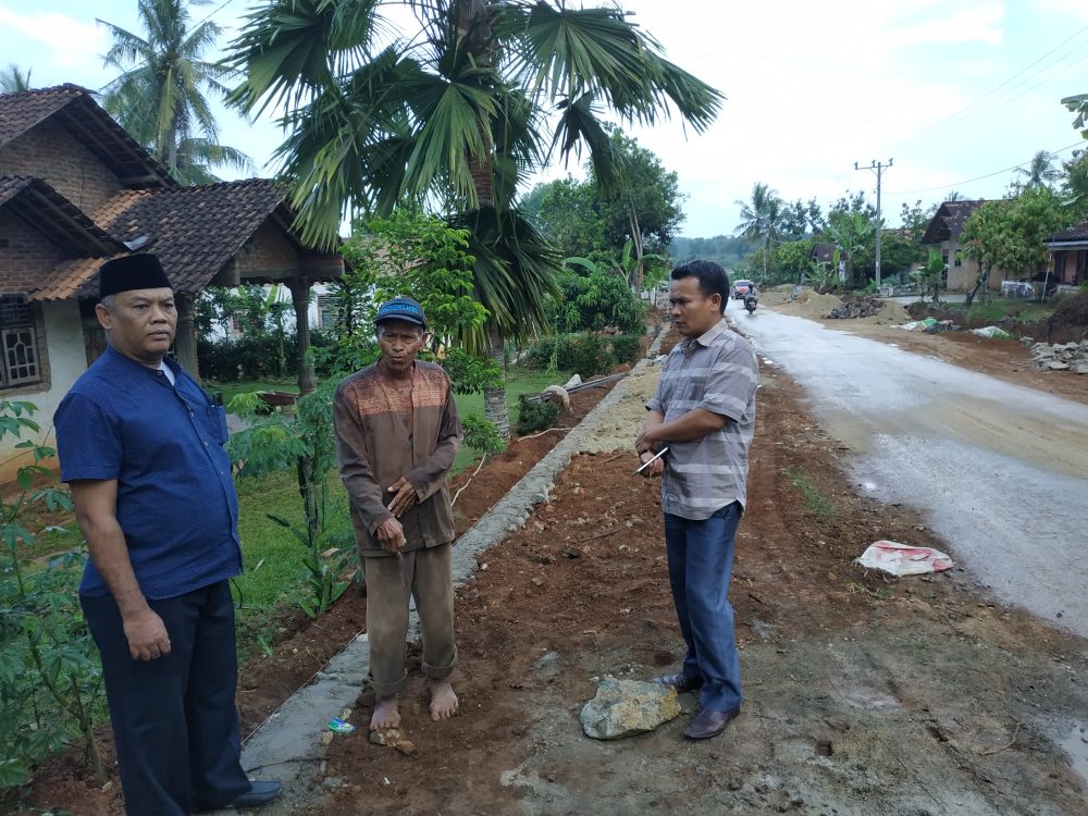 Masyarakat Protes Pelebaran Jalan