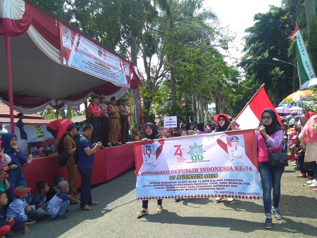 Ribuan Peserta Meriahkan Pawai Budaya