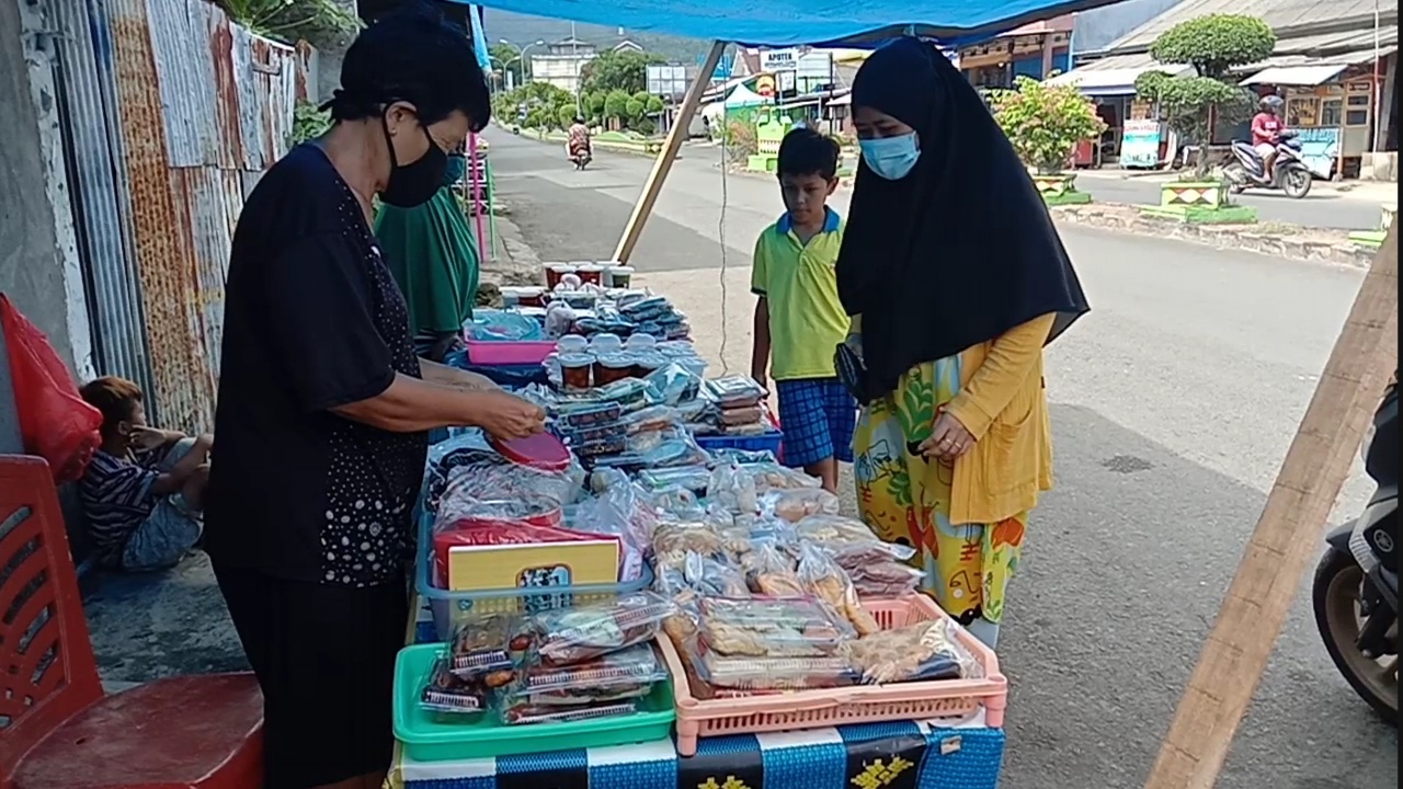 Diskes Imbau Warga Selektif Membeli Jajanan Berbuka