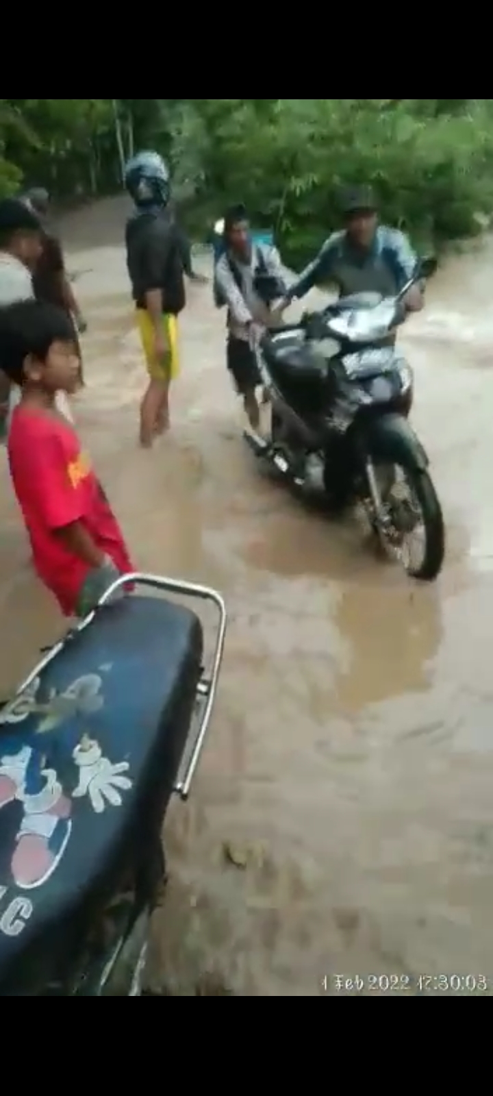 Gorong-gorong Hanyut Diterjang Banjir