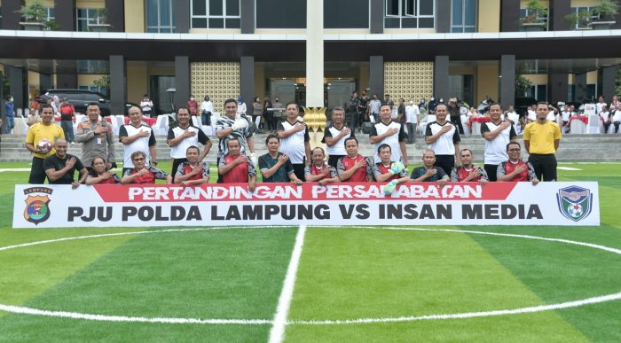 Laga Persahabatan, Tim Sepak Bola Insan Pers Takluk 1-3 dari Polda Lampung