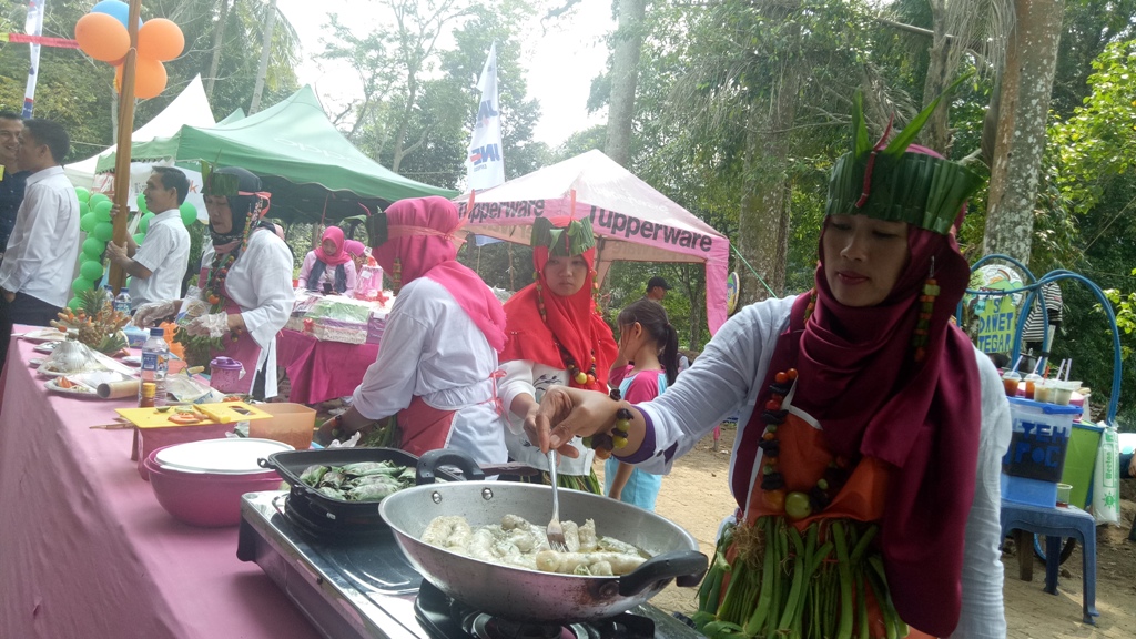 Warga Kecewa Tidak Kebagian Kupon Otak-Otak 