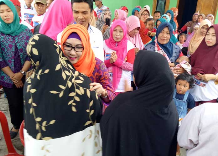 Rumah Warga Baros Disemprot Disinfektan